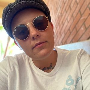 Meet your Posher, Paris